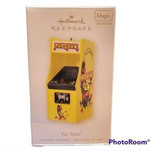 Hallmark PAC-MAN Magic Light and Sound Christmas Ornament 2007